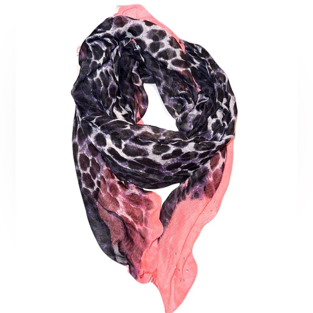 Vanity grey & bright pink cheetah print scarf